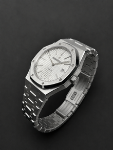Luxury Audemars Piguet Royal Oak/ Silver and white